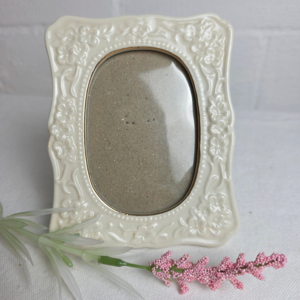 Vintage Cream Ceramic Floral Embossed Oval Picture Frame Gold Trim Tabletop